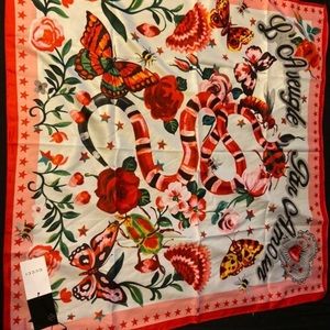 Gucci scarf